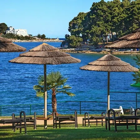 Josipa With 2 Bedrooms Near The Sports Center And The بوريتش